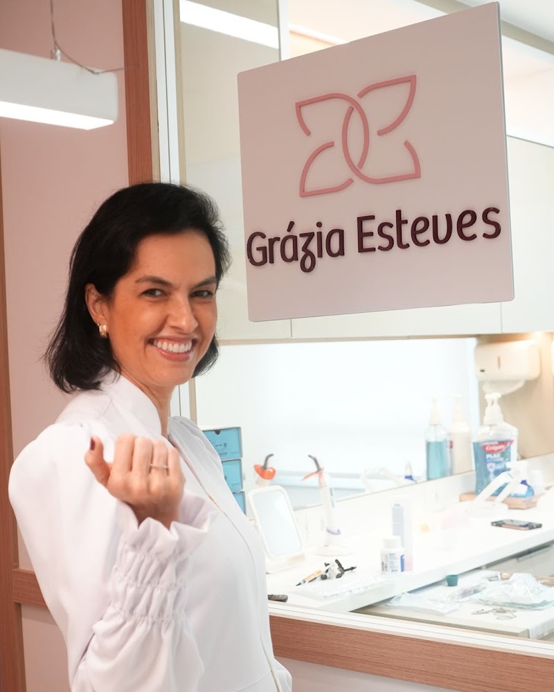 Dra. Grázia Esteves | Ortodontista e Invisalign Doctor no Jardins - SP