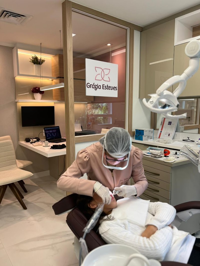 Dra. Grázia Esteves | Ortodontista e Invisalign Doctor no Jardins - SP - foto 3