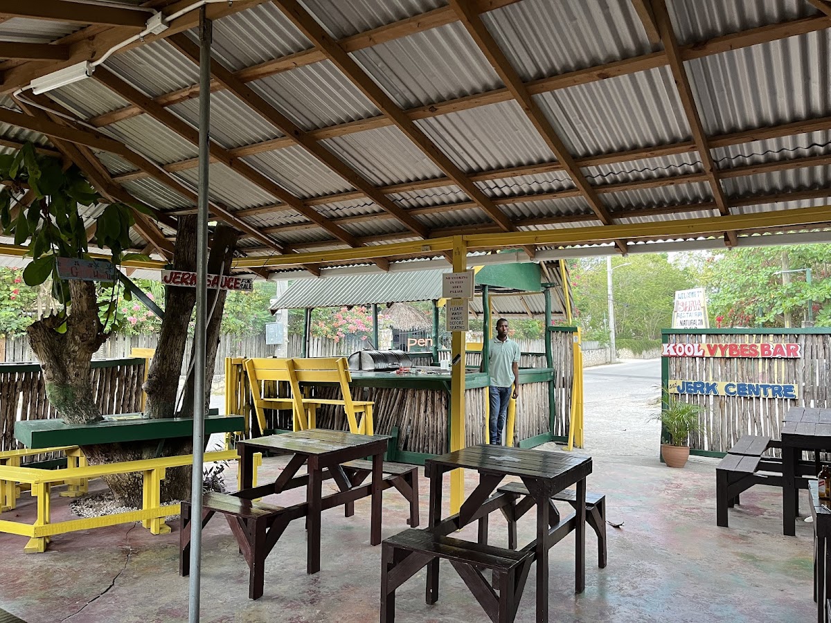 Kool Vybes Bar And Jerk Center in jamaica