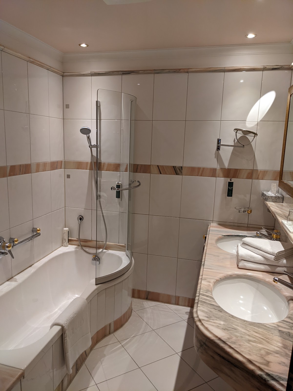 Neuhaus Zillertal Resort, dog-friendly hotel, photo 3