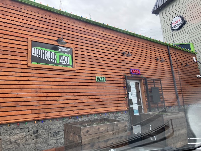 Video tour of Hangar 420 Everett retail environment