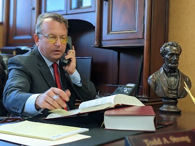 Strong Law Offices - Car accident lawyer in Bloomington