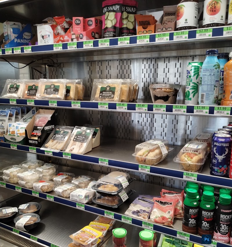 Royal Farms photo 4