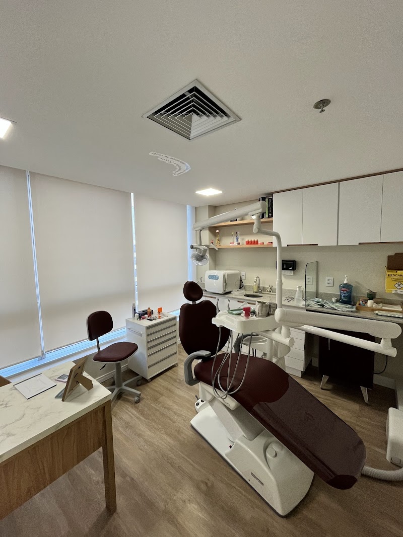 Dra. Danielle Albuquerque | Cirurgiã-Dentista