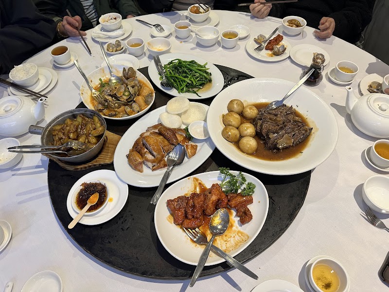 Shark Fin Inn photo 10