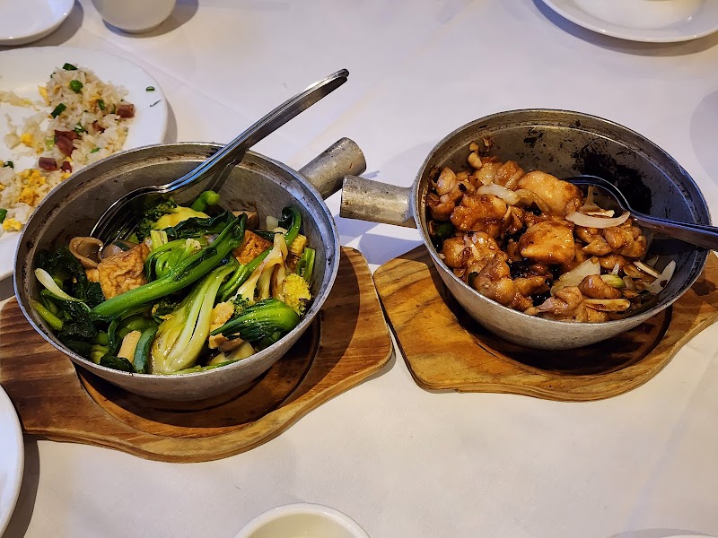 Shark Fin Inn photo 7