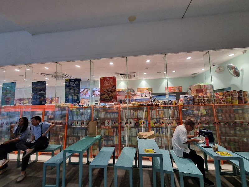 7-Eleven BGC High Street (5413)