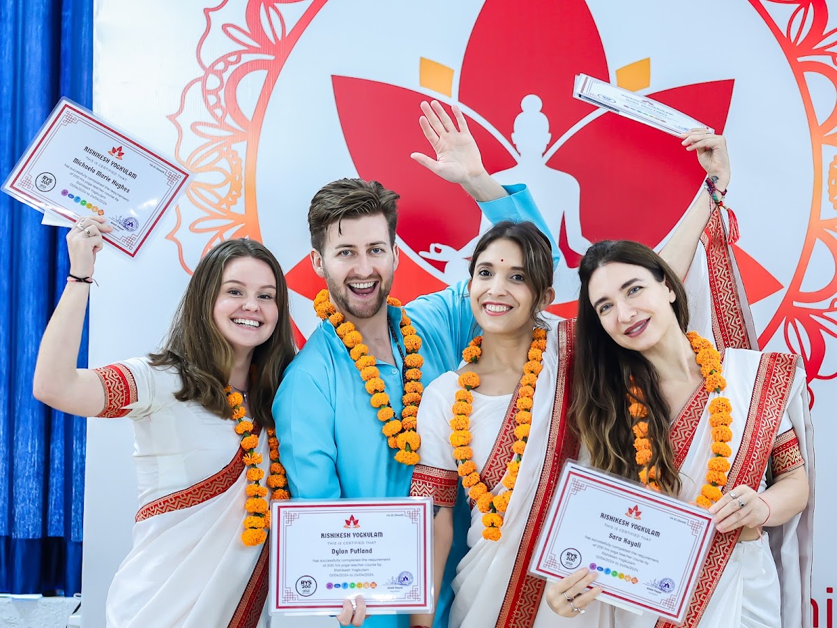Rishikesh Yogkulam Italy - Formazione per insegnanti di yoga