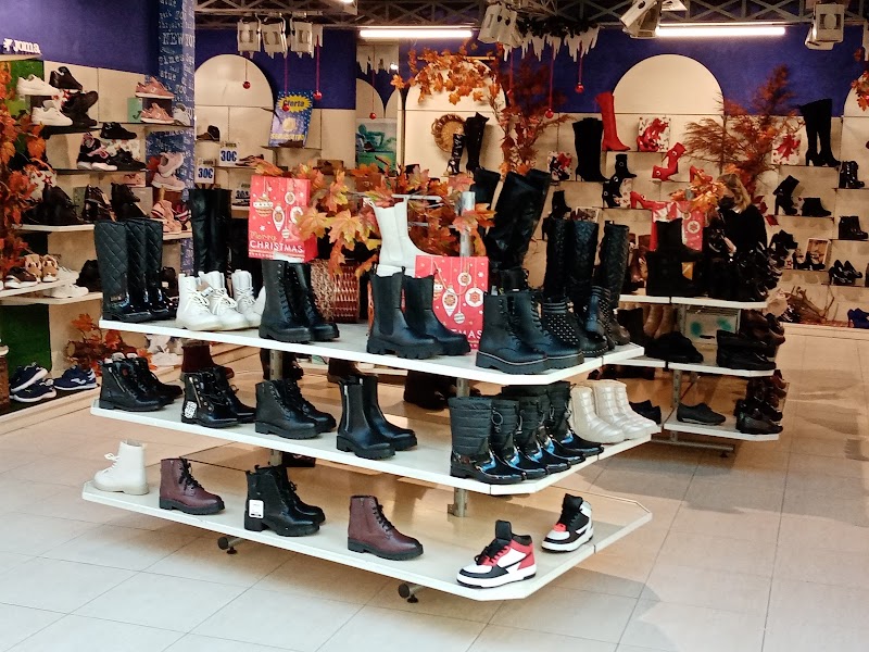 Centro Comercial Bergantiños photo 2