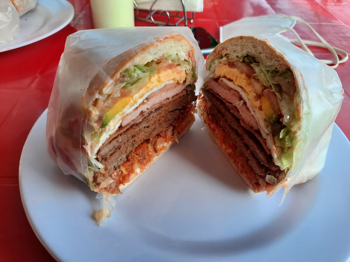 Venezuela Burger Gurabo - Imagen 2