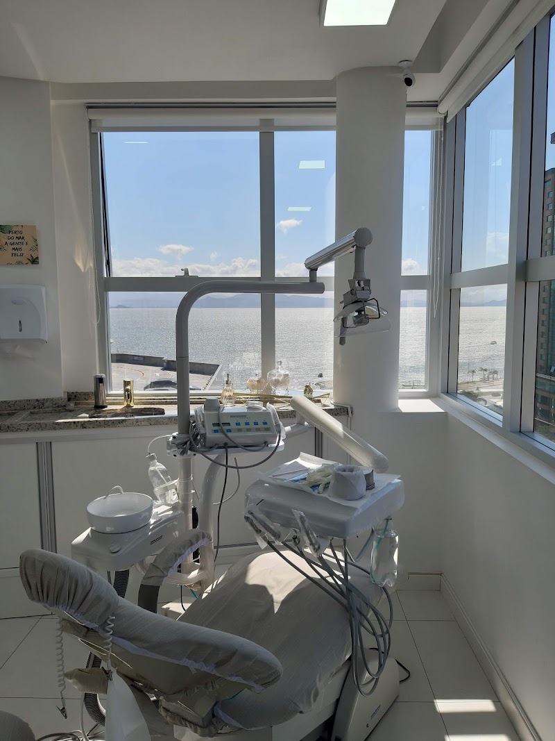 Saskia Barouki | Dentista Florianópolis