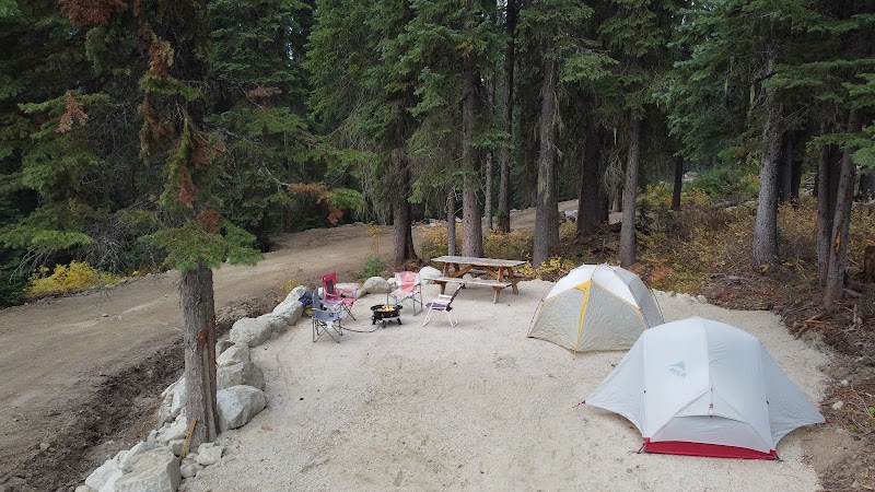 Hummingbird Lodge & Campground photo 4