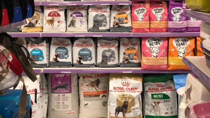 عيادات رويال البيطرية للحيوانات الأليفة