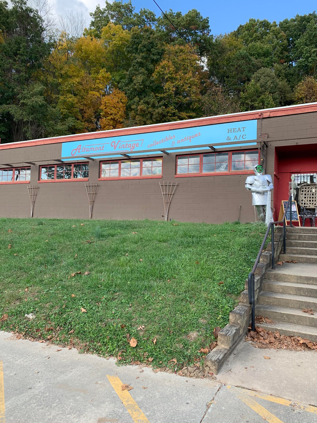 Altamont Vintage Collectibles & Antiques