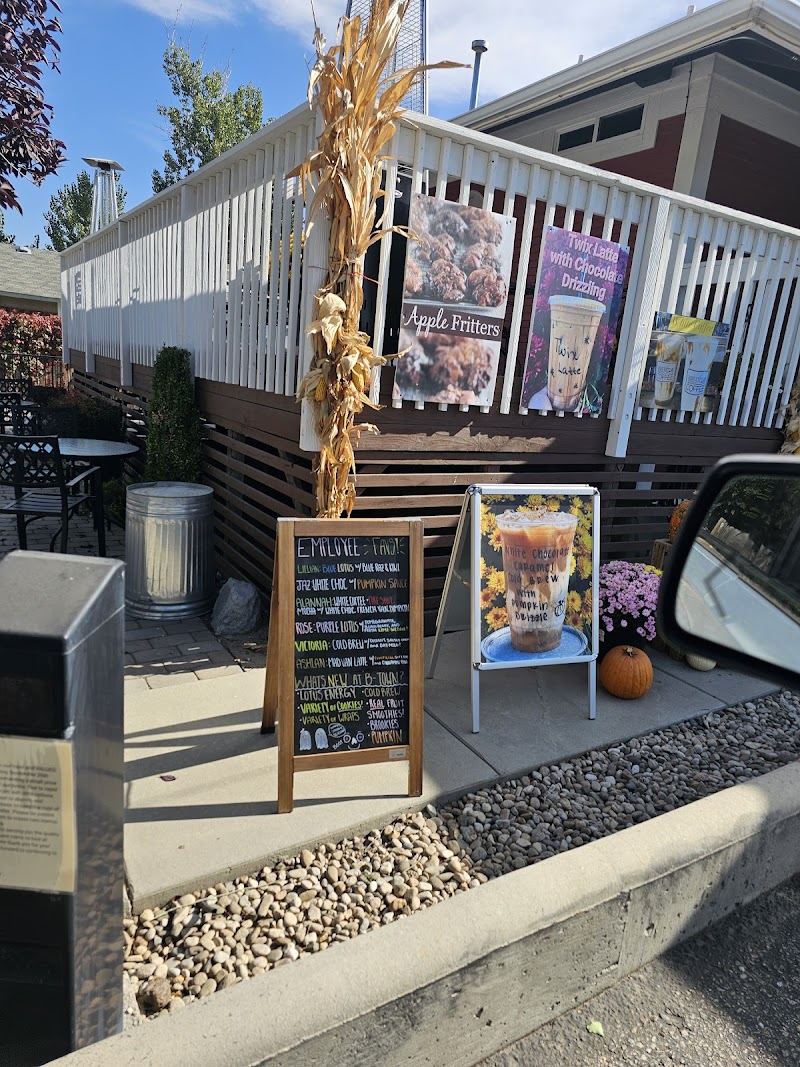 Bordertown Coffee & Bake Shop photo 3