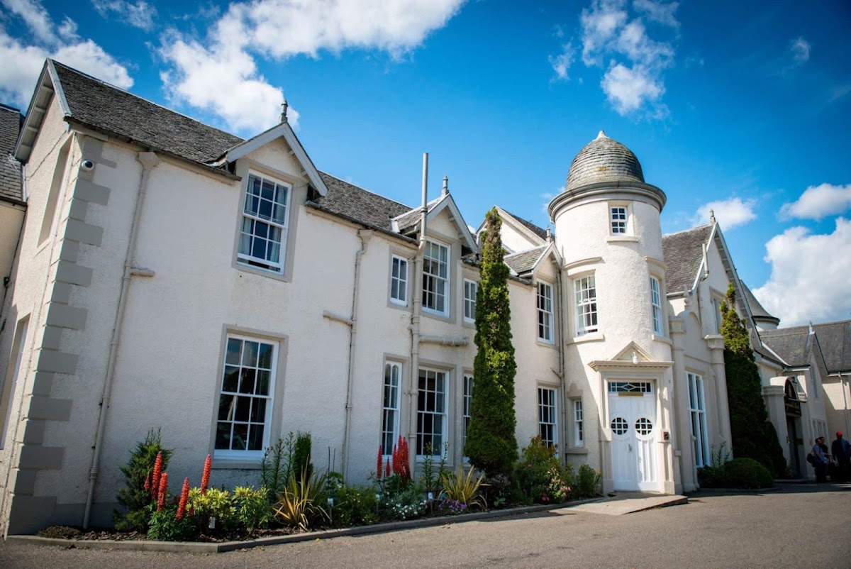 Kingsmills Hotel, dog-friendly hotel in Scottish Highlands
