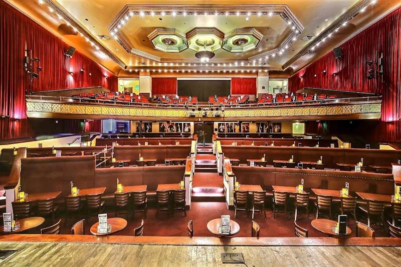 Two-level theater with varied seating styles