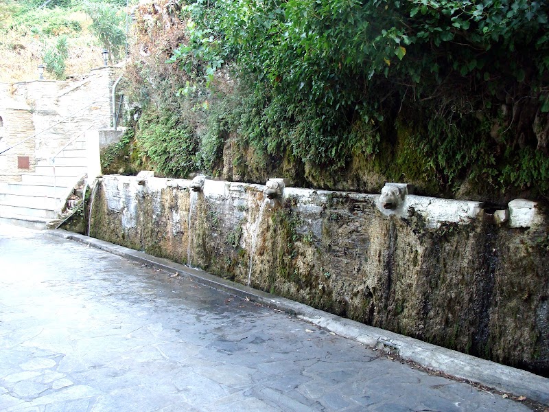 Πηγές Μαινήτων