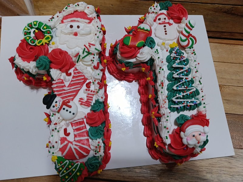 Signature Cakes by Kim