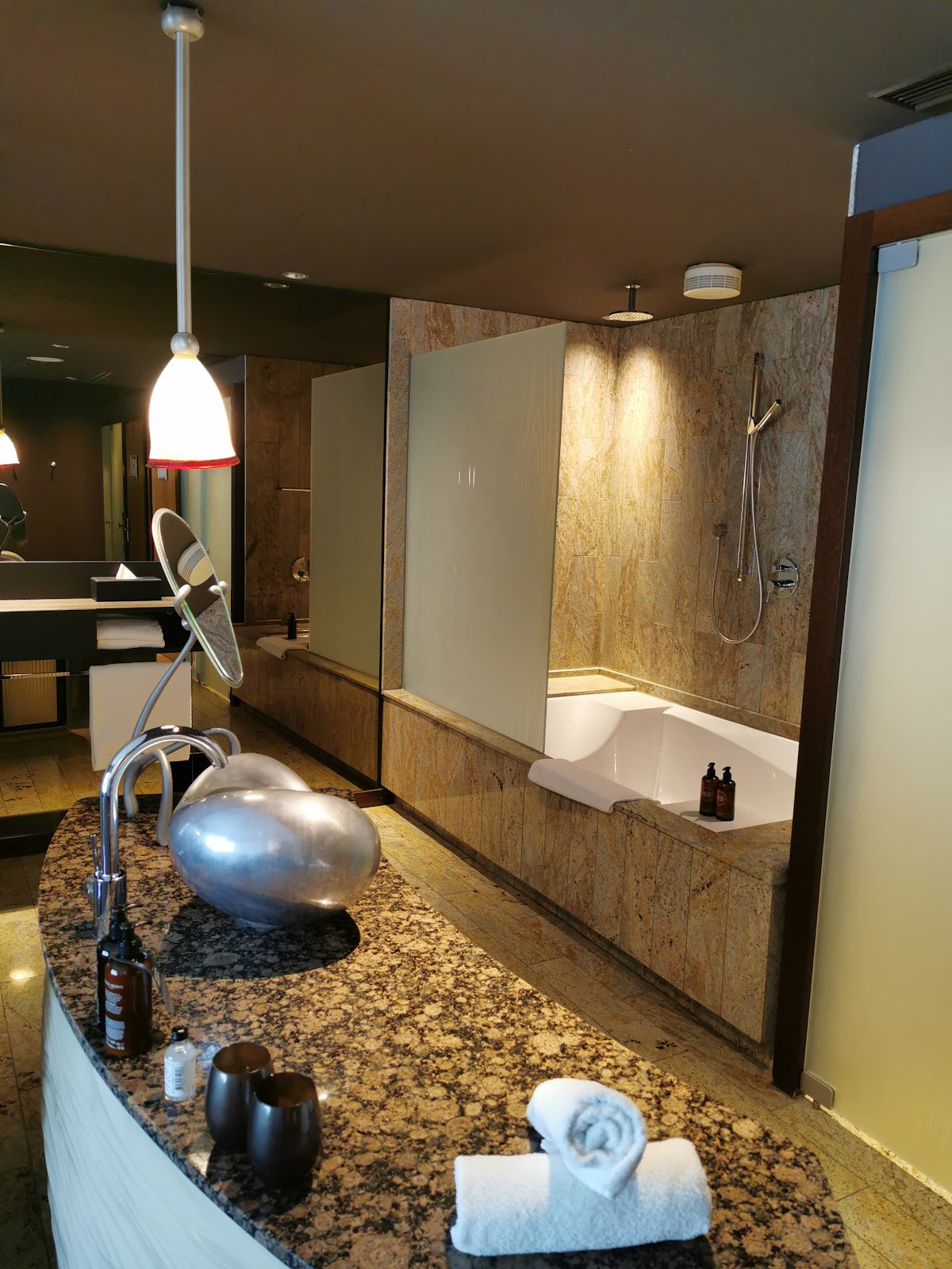 east Hotel Hamburg, dog-friendly hotel, photo 3