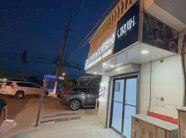Truth Barbershop & beauty salon - Imagen 1