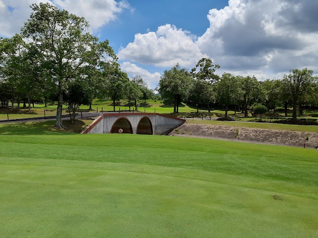 Country Club The Lakes - Photo 3