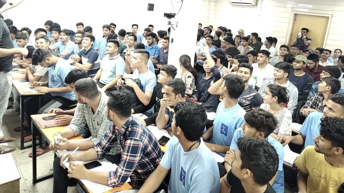 Sigma Classes Best in NDA/CDS/AFCAT/CAPF/SSC/DP/NEET,IIT Coaching