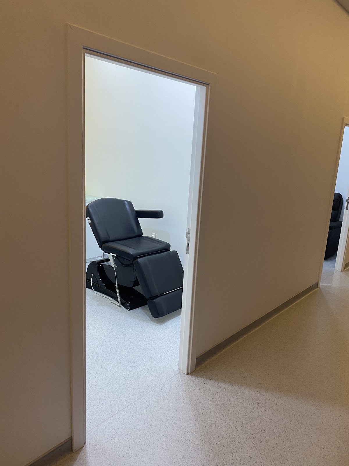 Glow Aesthetics Dermatology Clinic 5