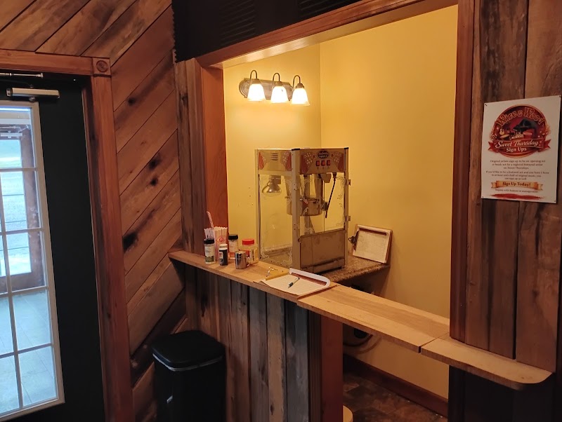Wire and Wood Acoustic Coffeehouse photo 4