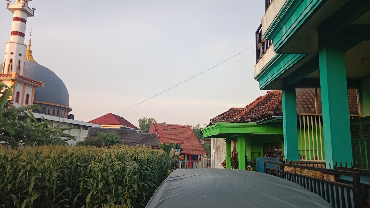 Kos Putri Raz Jetis Sengkaling
