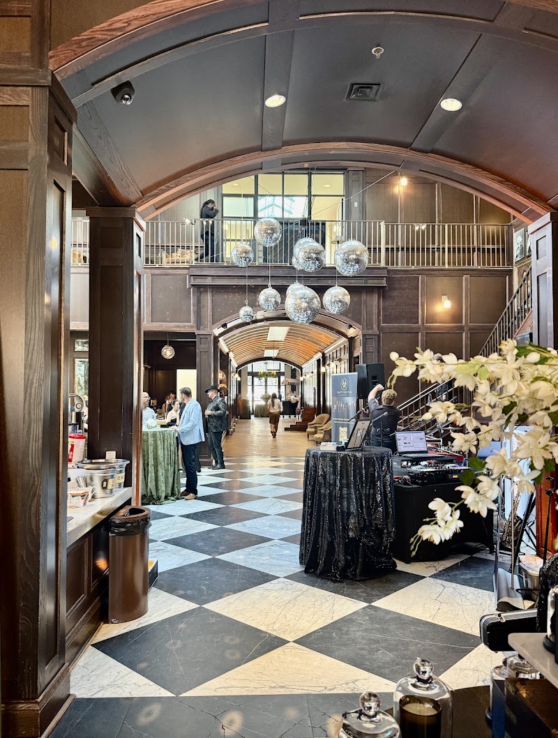 Oxford Exchange photo 2