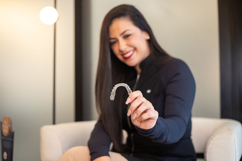 Consultório Odontológico - Dra. Francielly Moura & Dra. Madiane Igarçaba - foto 3