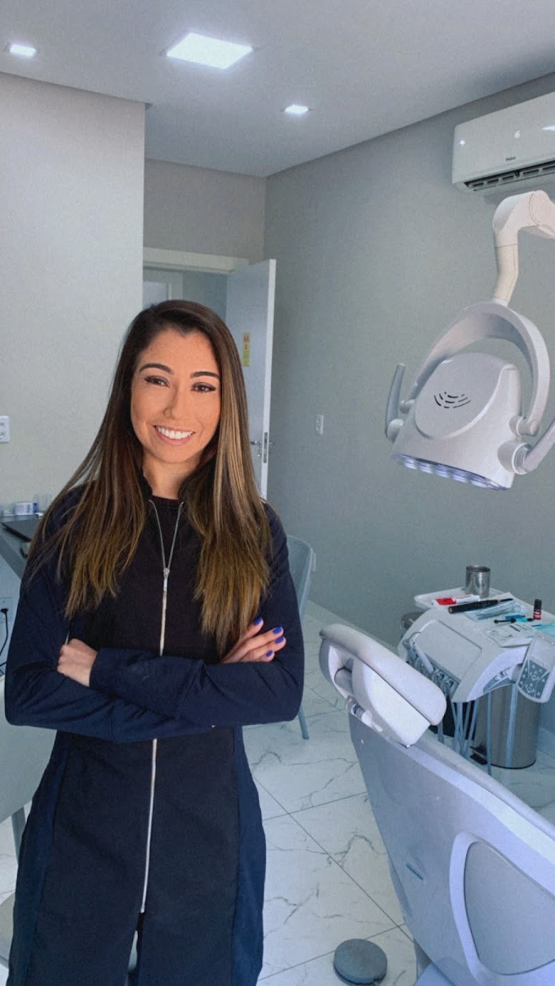 Consultório Odontológico - Dra. Francielly Moura & Dra. Madiane Igarçaba - foto 2