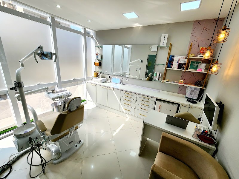 Implantes Dentários Com Sedação | Dra. Camila Moreira Moreira - foto 5