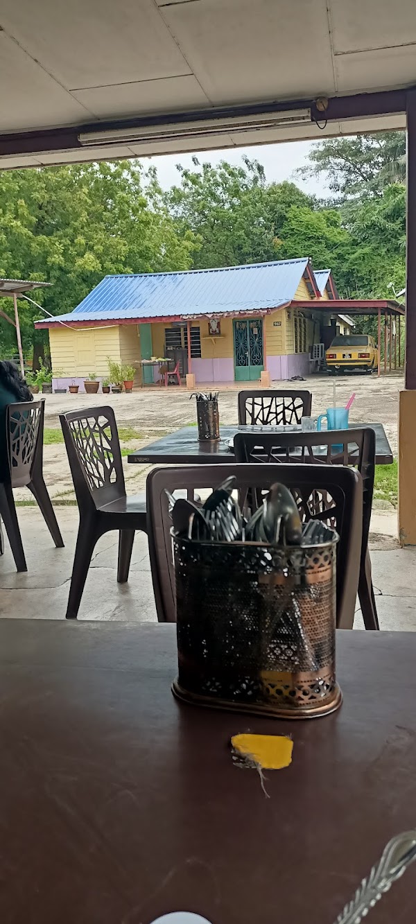 Restoran Sri Yashini (Malathi Restaurant) - Photo 1