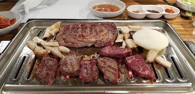 Min Sok Chon photo 2