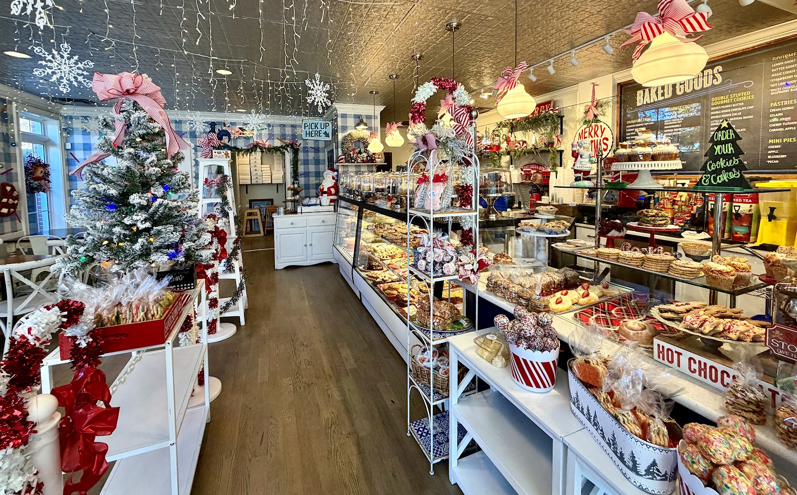 Blue Rooster Bake Shop & Eatery