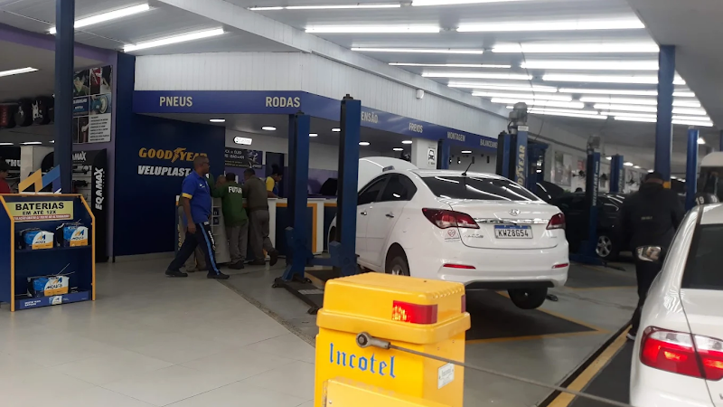 Foto de VELUPLAST Centro automotivo - Revenda oficial Goodyear