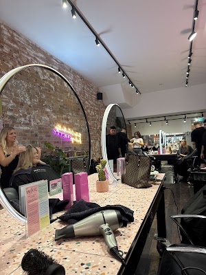 WAK The Salon photo 2