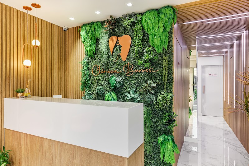 Clínica Barossi Odontologia, Estética Facial e Corporal.