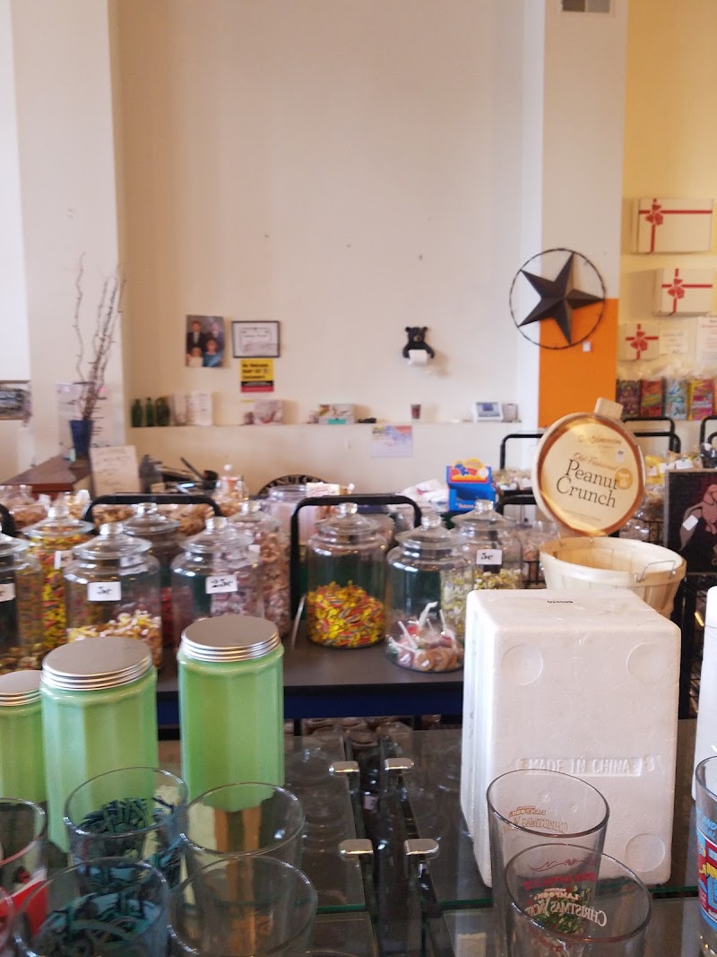 Wavie & Janes Emporium photo 3