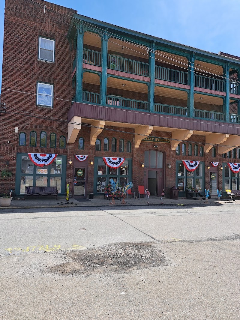Wavie & Janes Emporium photo 4