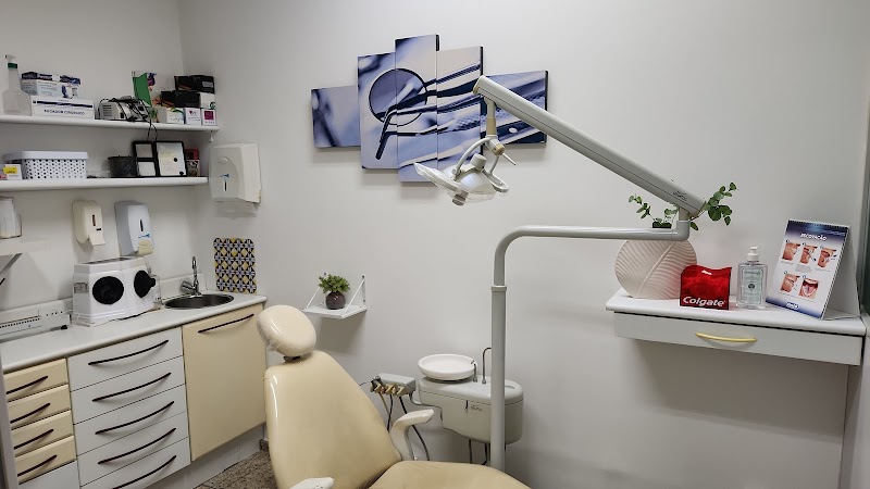 Dentista Senador Dantas - Dra. Frances Abreu Duarte de Souza - foto 2