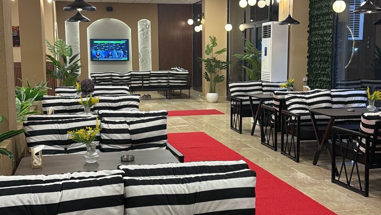 PAPYON CAFE mekanı