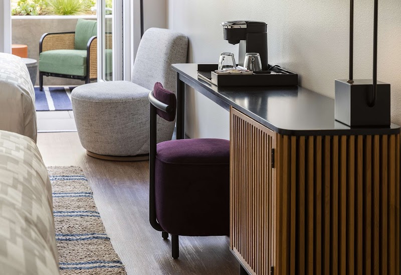 Eclectic, modern lobby and room design