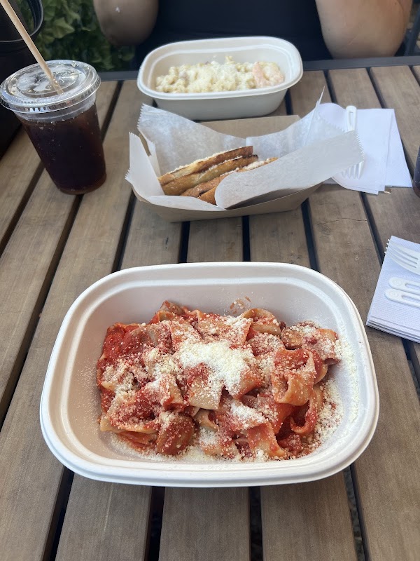 Alfredo's On Folly photo 4