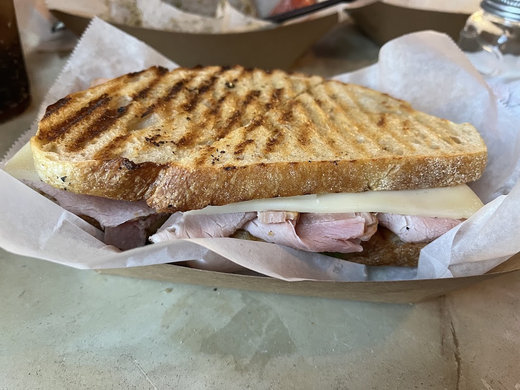 Alfredo's On Folly photo 2