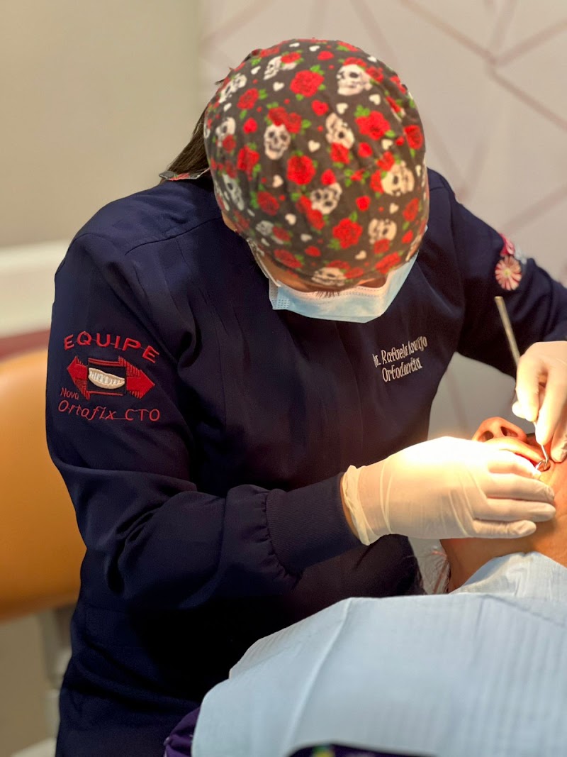 Dra Rafaela Araujo, Cirurgiã Dentista