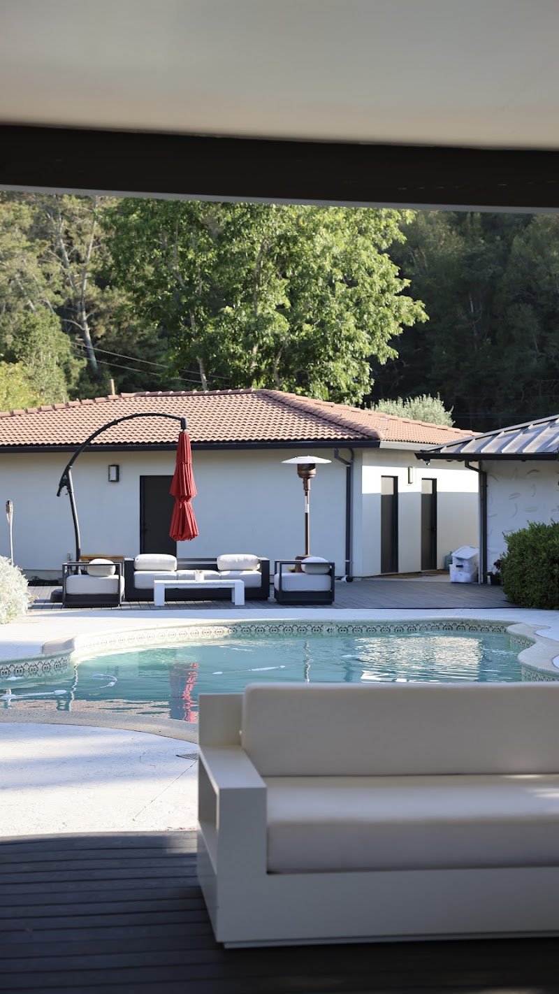 Brookside Inn & Vineyards