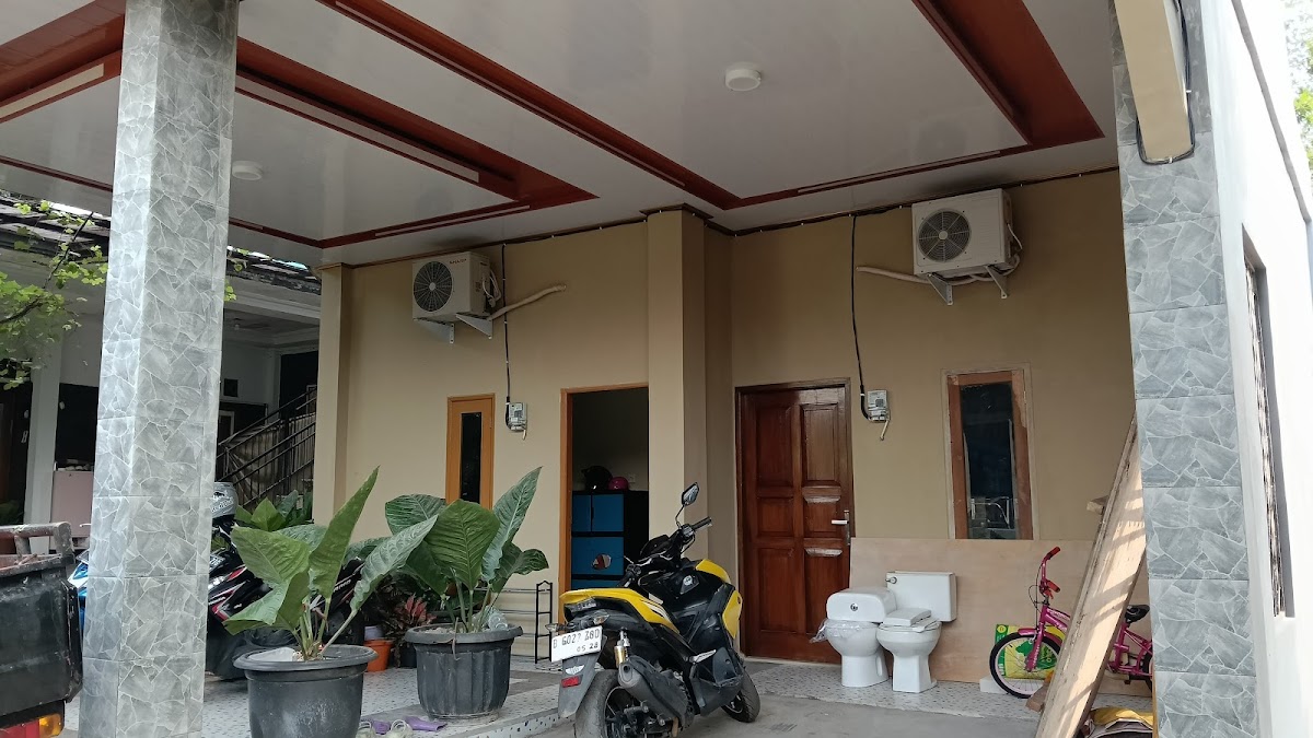 UMNI KOST